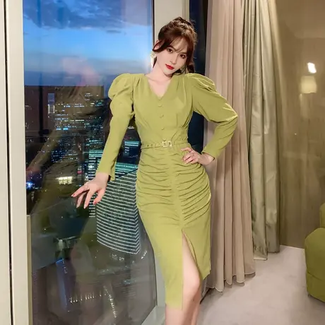 性感V领连衣裙复古赫本风御姐范泡泡袖修身针织酒红色气质包臀裙图片