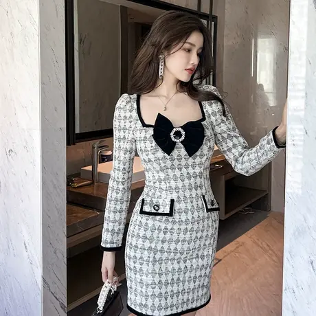 气质女神范方领包臀裙新款名媛高级感修身显瘦小个子长袖连衣裙秋图片