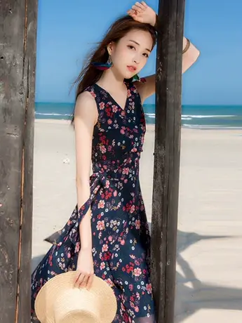 夏季新款仙女长裙港味复古无袖雪纺碎花连衣裙海边长裙度假沙滩裙图片