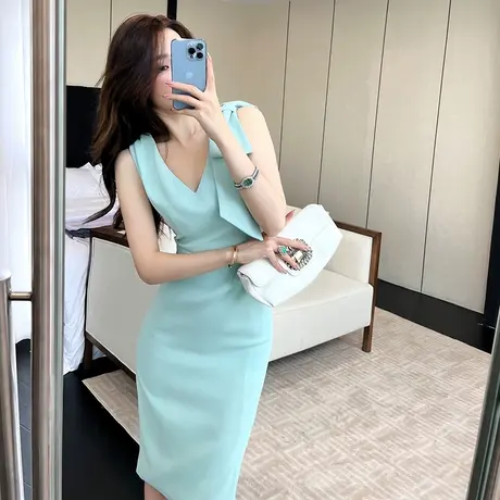 初恋系无袖礼服连衣裙夏季女气质修身V领蝴蝶结小众包臀裙中长款图片