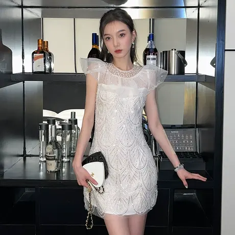 白色高级感镂空设计师款连衣裙夏季修身包臀无袖绝美蕾丝礼服裙子图片