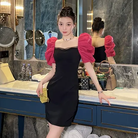 性感露背泡泡袖修身连衣裙新款小众轻奢显瘦气质轻熟风包臀短裙子图片