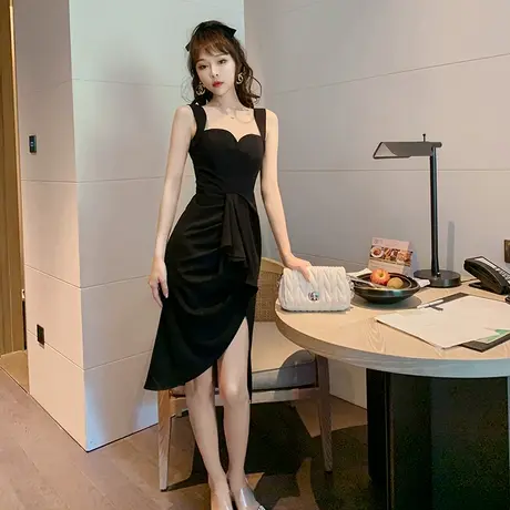 性感连衣裙露背礼服裙子女收腰显瘦法式复古气质开叉吊带小黑裙秋图片