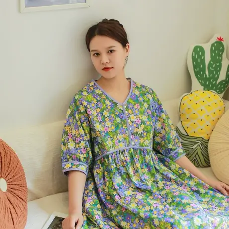 胖妹妹夏季2023新品棉质绿色花朵转色连衣裙 大码微胖V领短袖长裙图片