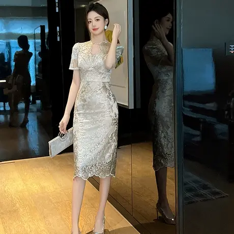 绣花高级感水溶蕾丝连衣裙2025新款纯欲性感女神范气质修身包臀裙图片