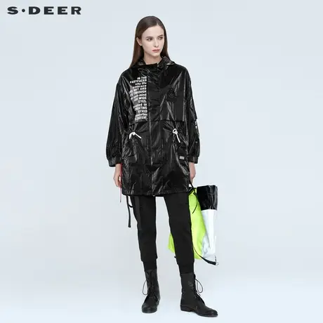 sdeer圣迪奥女装高领连帽字母胶印收腰织带褶皱个性风衣S19381841图片