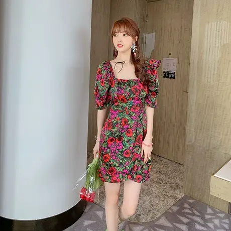 法式复古方领连衣裙女夏新款泡泡袖露背名媛气质收腰显瘦包臀裙子图片