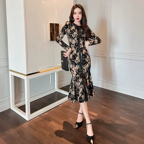 赫本风鱼尾连衣裙秋冬女新款复古宫廷风蕾丝修身包臀荷叶边长裙子图片