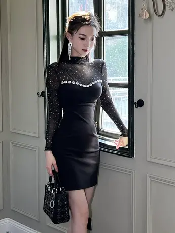网纱拼接赫本风高领波点连衣裙高腰显瘦气质御姐包臀小黑裙秋冬款图片