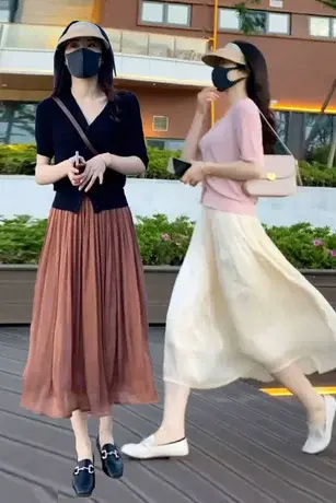 高级感欧货流光纱裙女2023夏牛奶珠光裙子气质杨柳皱夏网纱半身裙图片