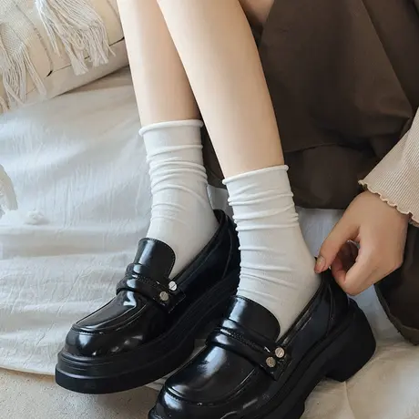 中长筒袜子女春秋卷边堆堆棉袜白色配小皮鞋乐福鞋穿的ins潮女土图片