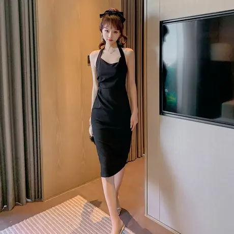 女士无袖露背连衣裙修身包臀小黑裙炸街辣妹气质性感挂脖吊带裙子图片